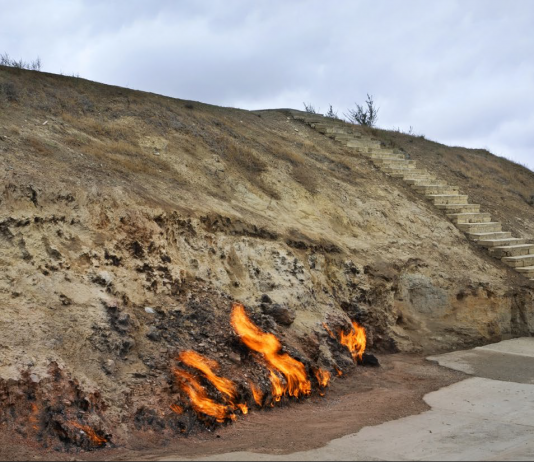 The natural fire of Yanar Dag